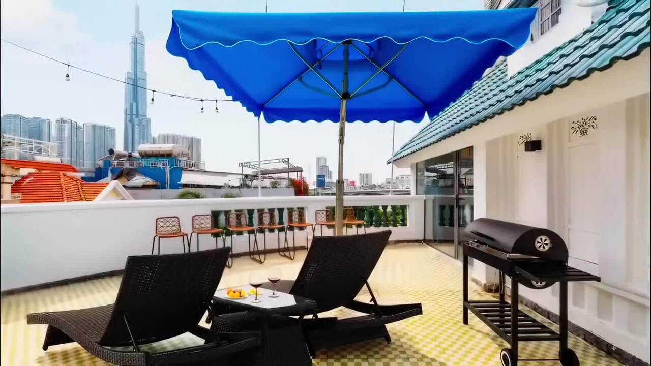 宿泊施設による動画