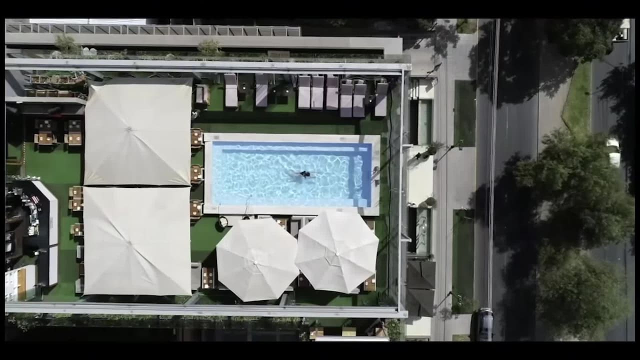 宿泊施設による動画
