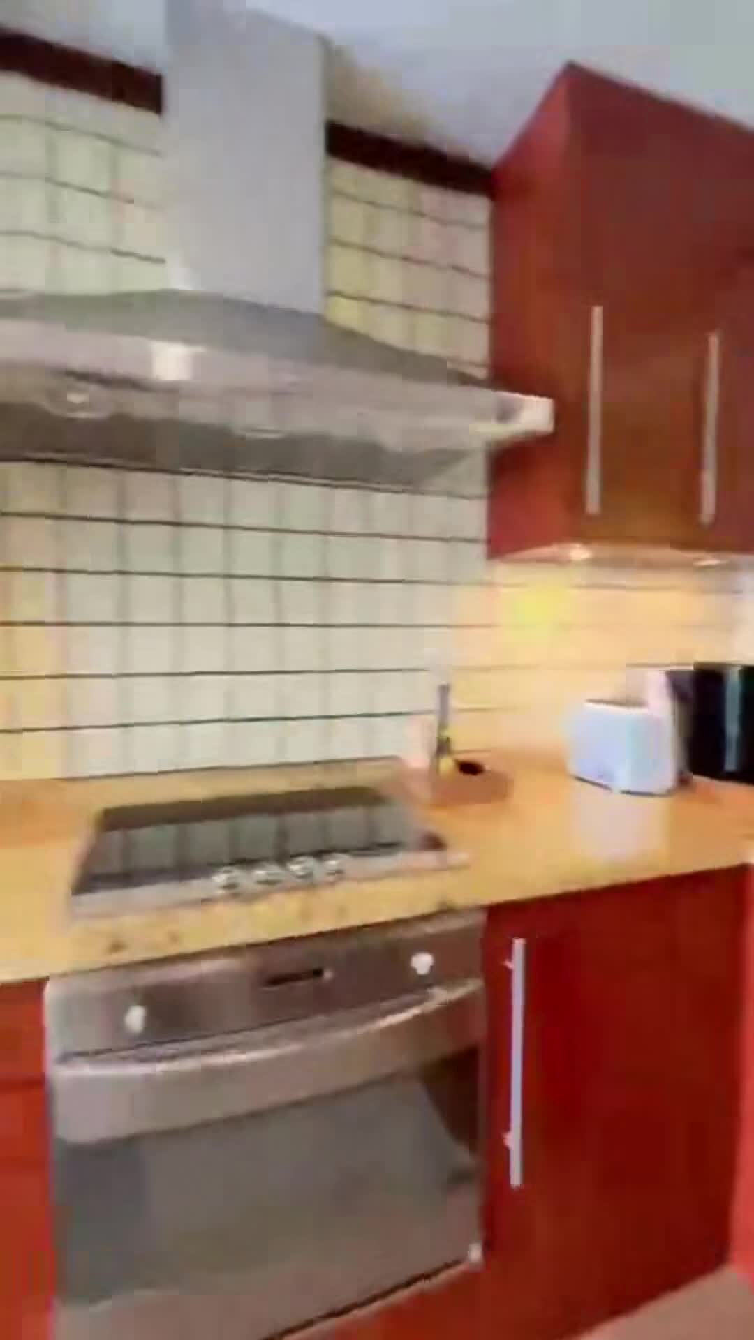 宿泊施設による動画