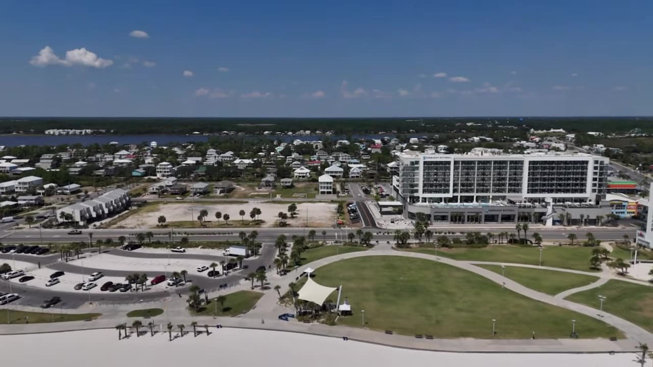 宿泊施設による動画