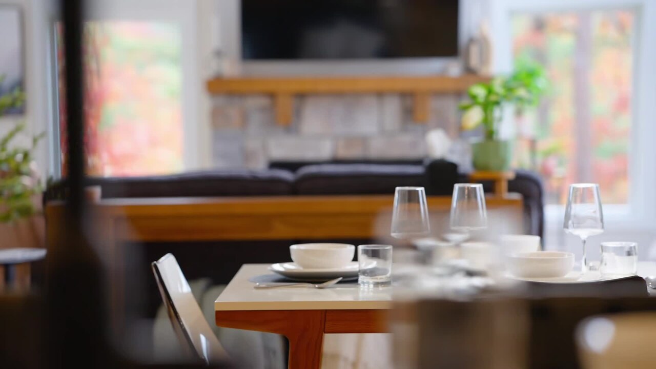 宿泊施設による動画