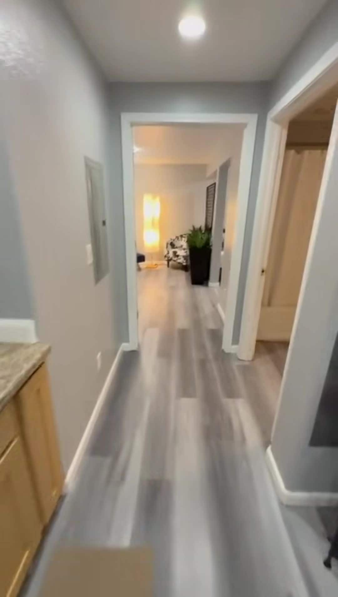 宿泊施設による動画