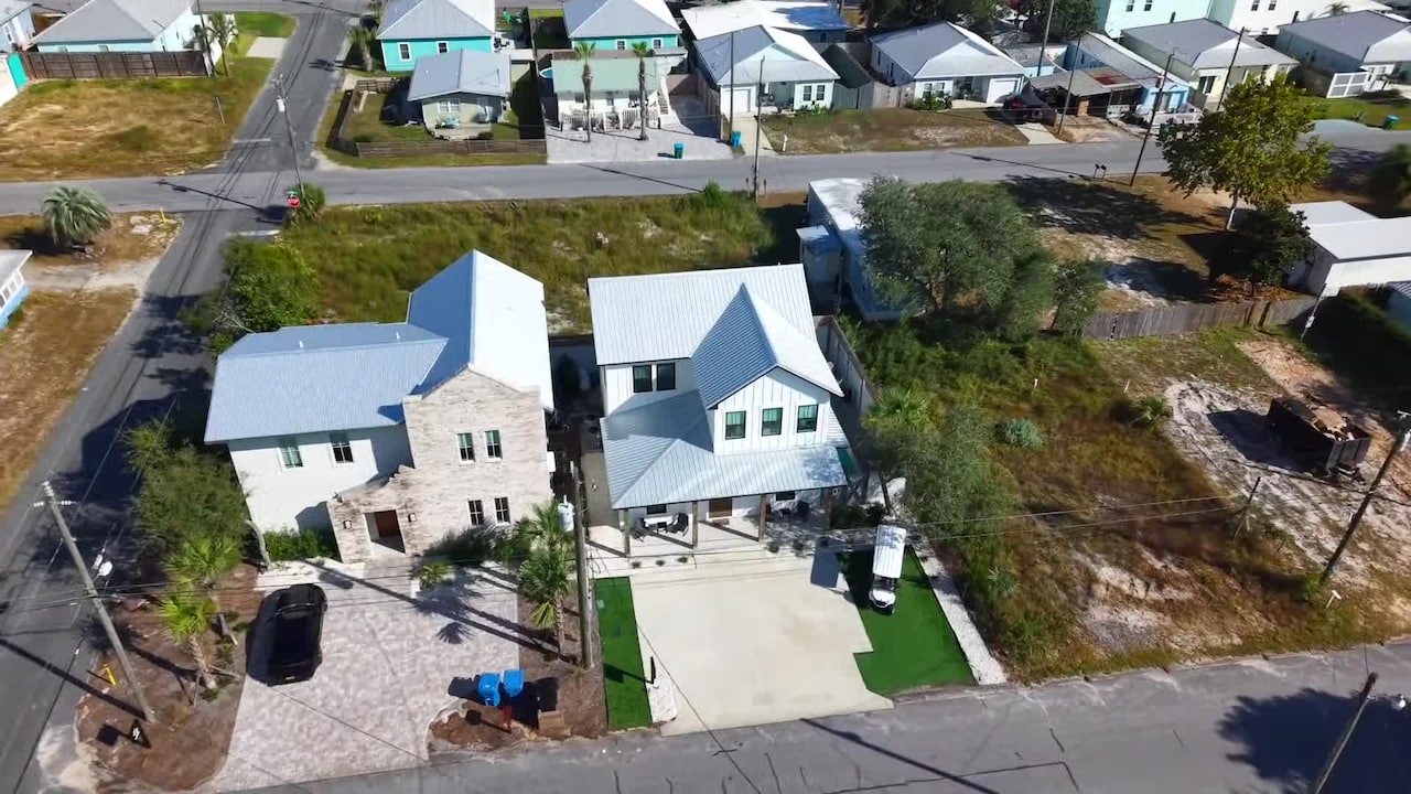 宿泊施設による動画