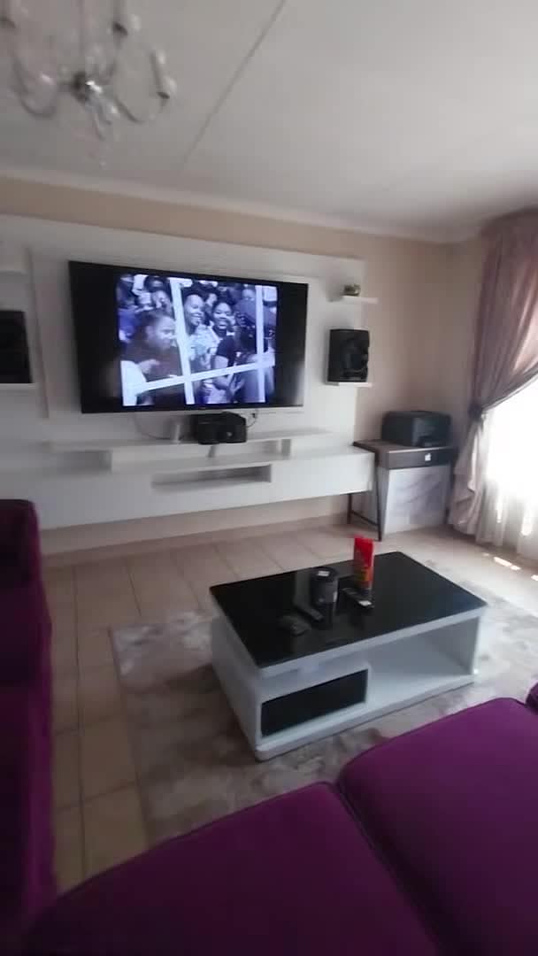 宿泊施設による動画