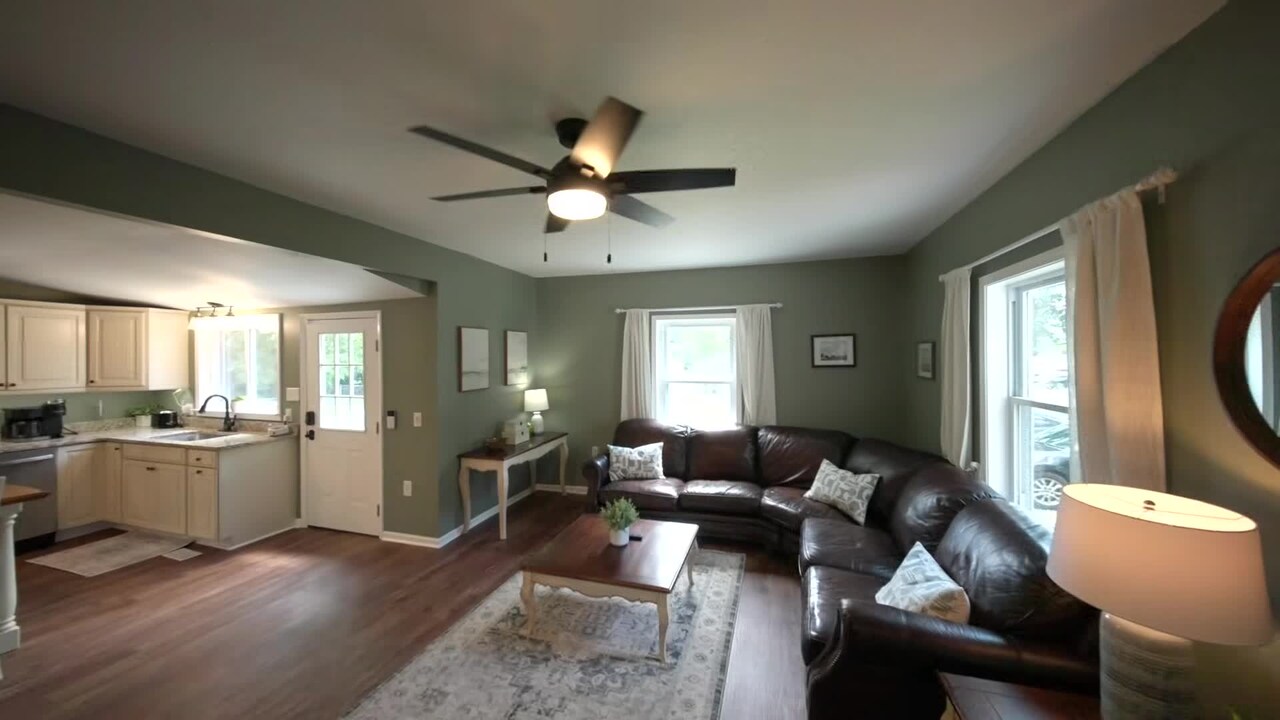 宿泊施設による動画