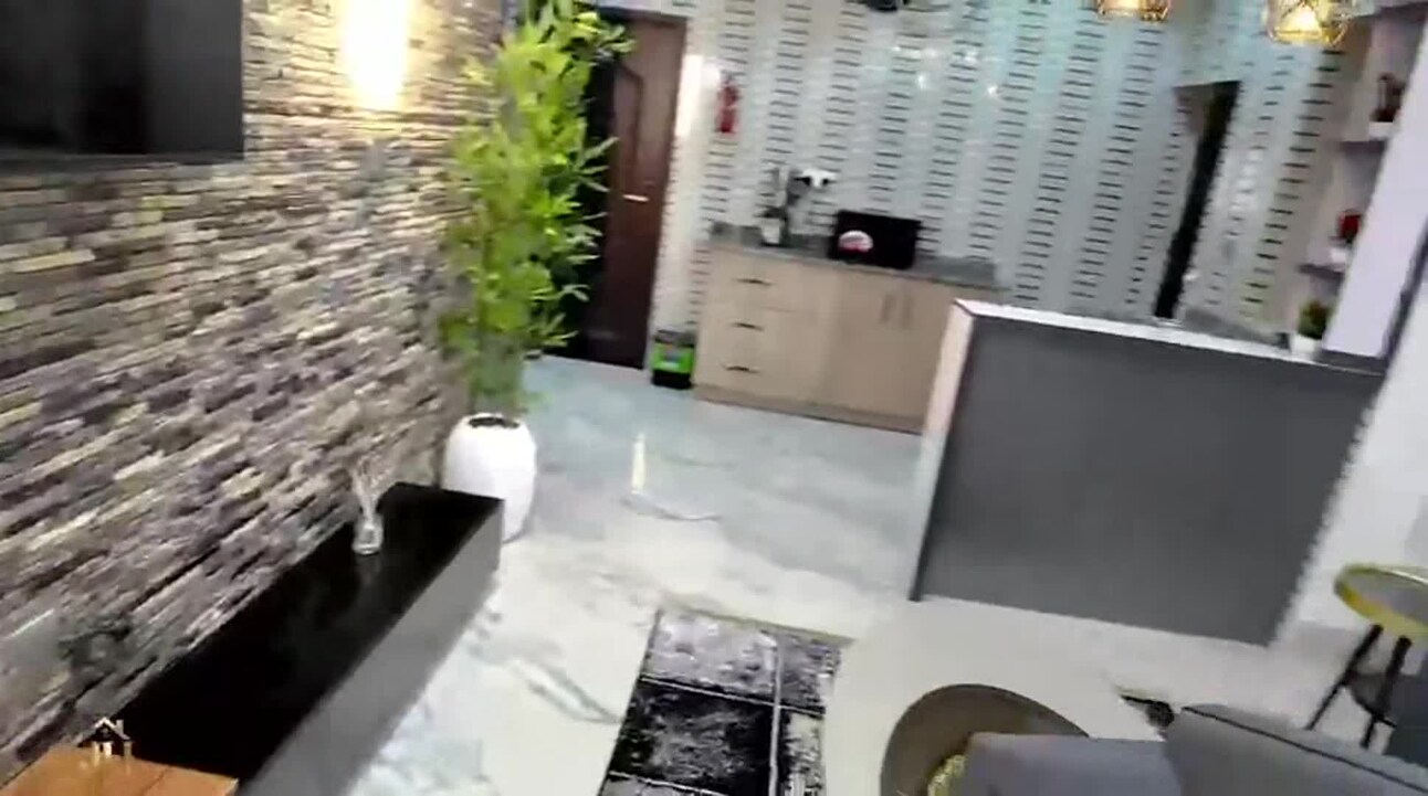 宿泊施設による動画