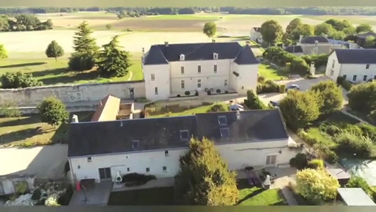 宿泊施設による動画