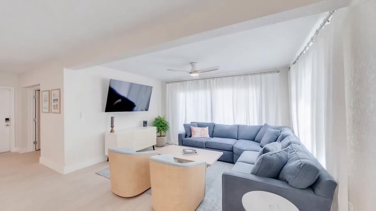 宿泊施設による動画