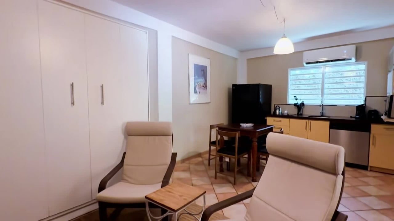 宿泊施設による動画