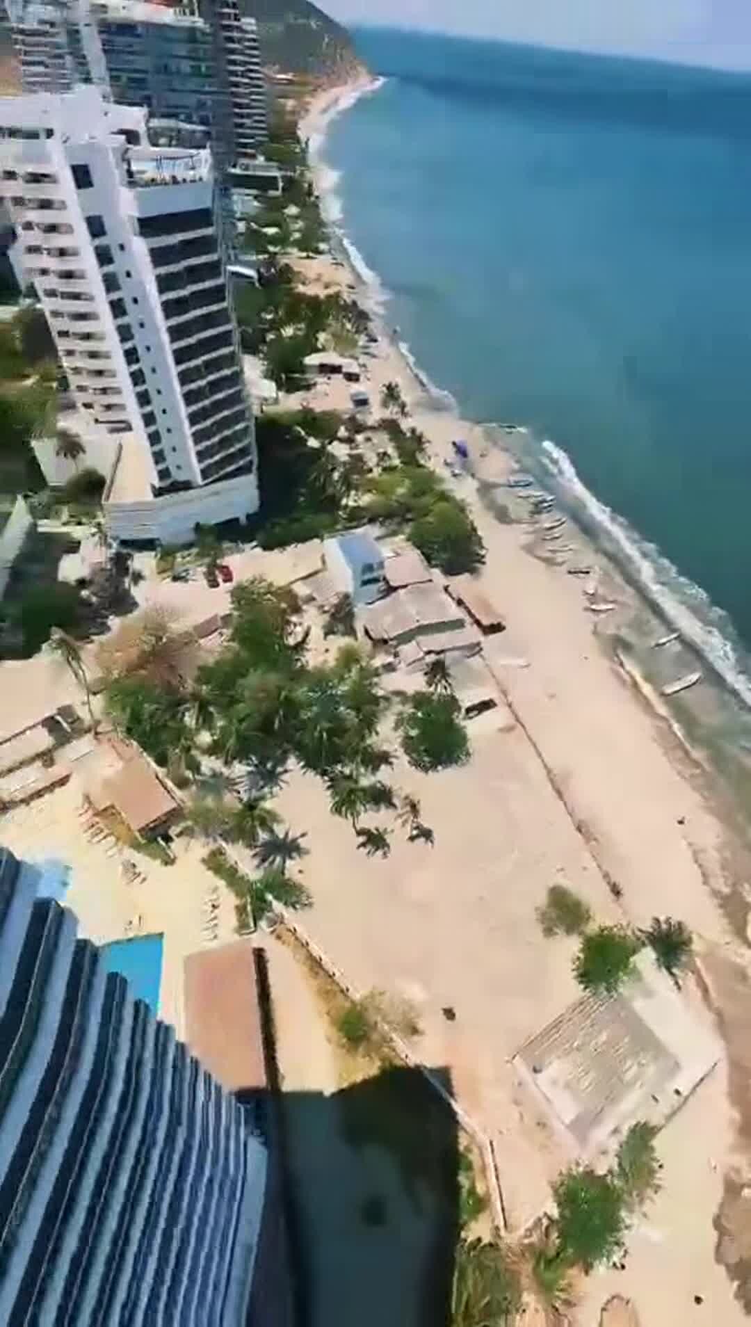 宿泊施設による動画