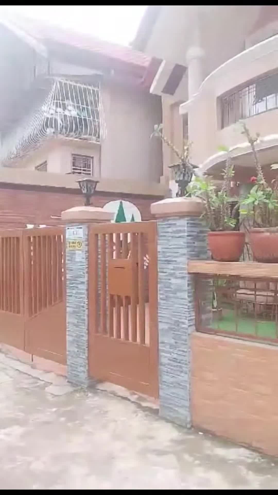 宿泊施設による動画