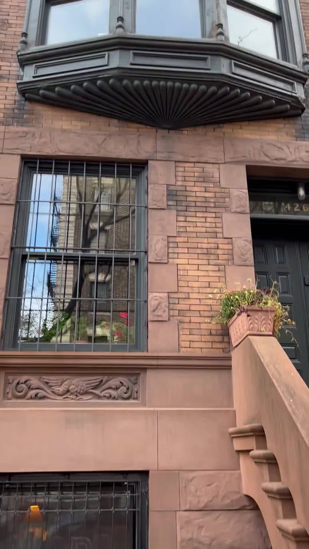 宿泊施設による動画