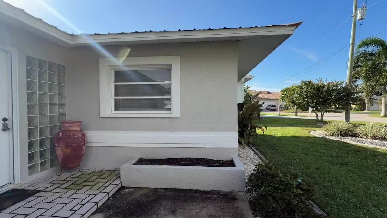 宿泊施設による動画