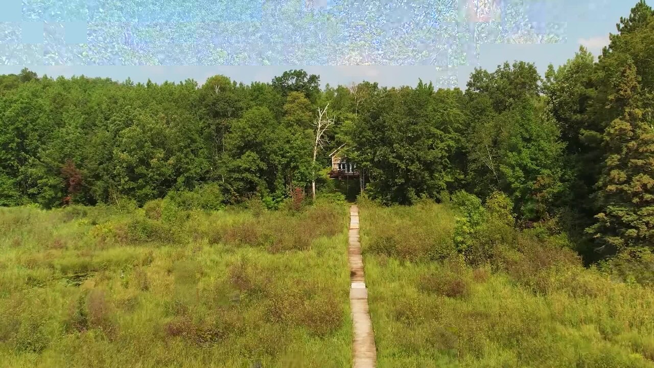 宿泊施設による動画