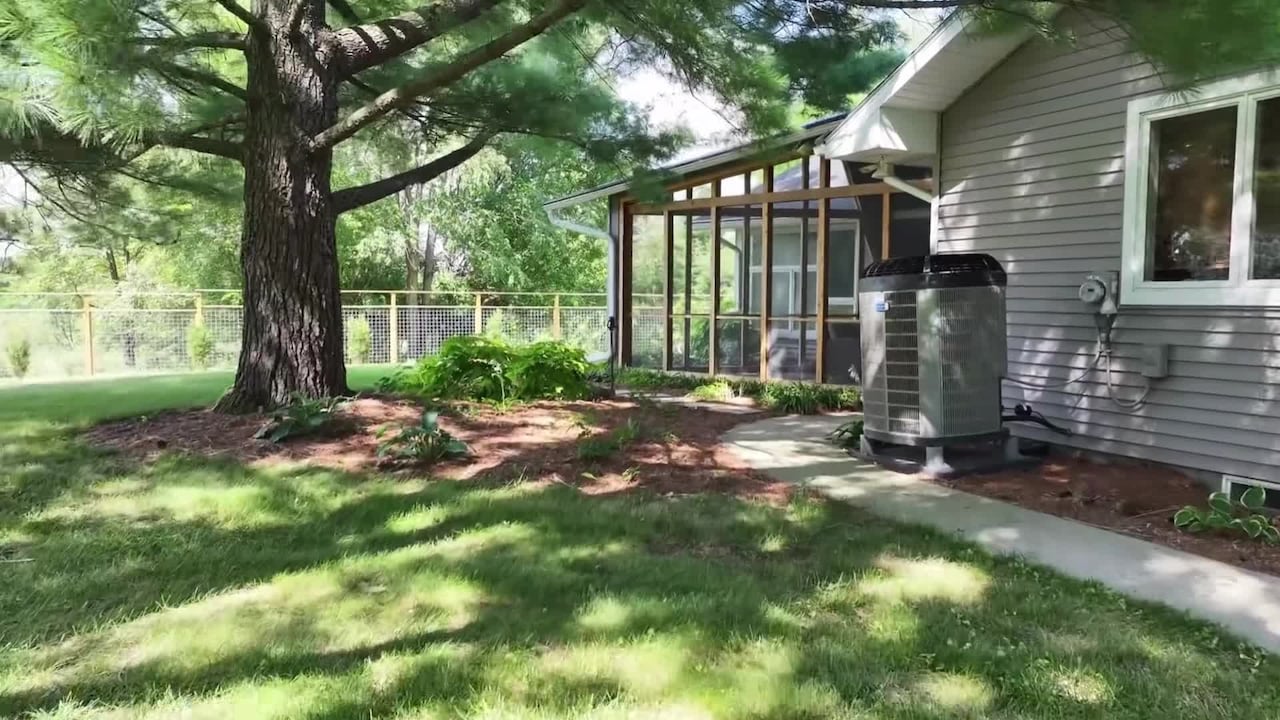 宿泊施設による動画