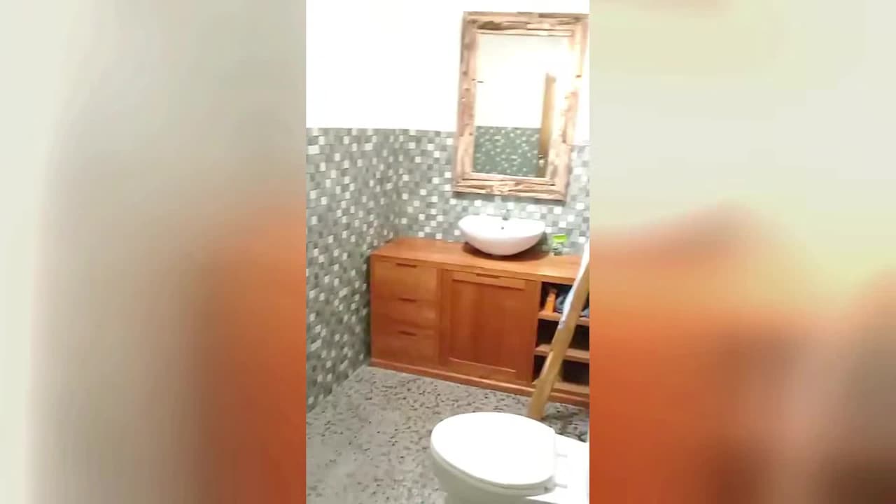 宿泊施設による動画