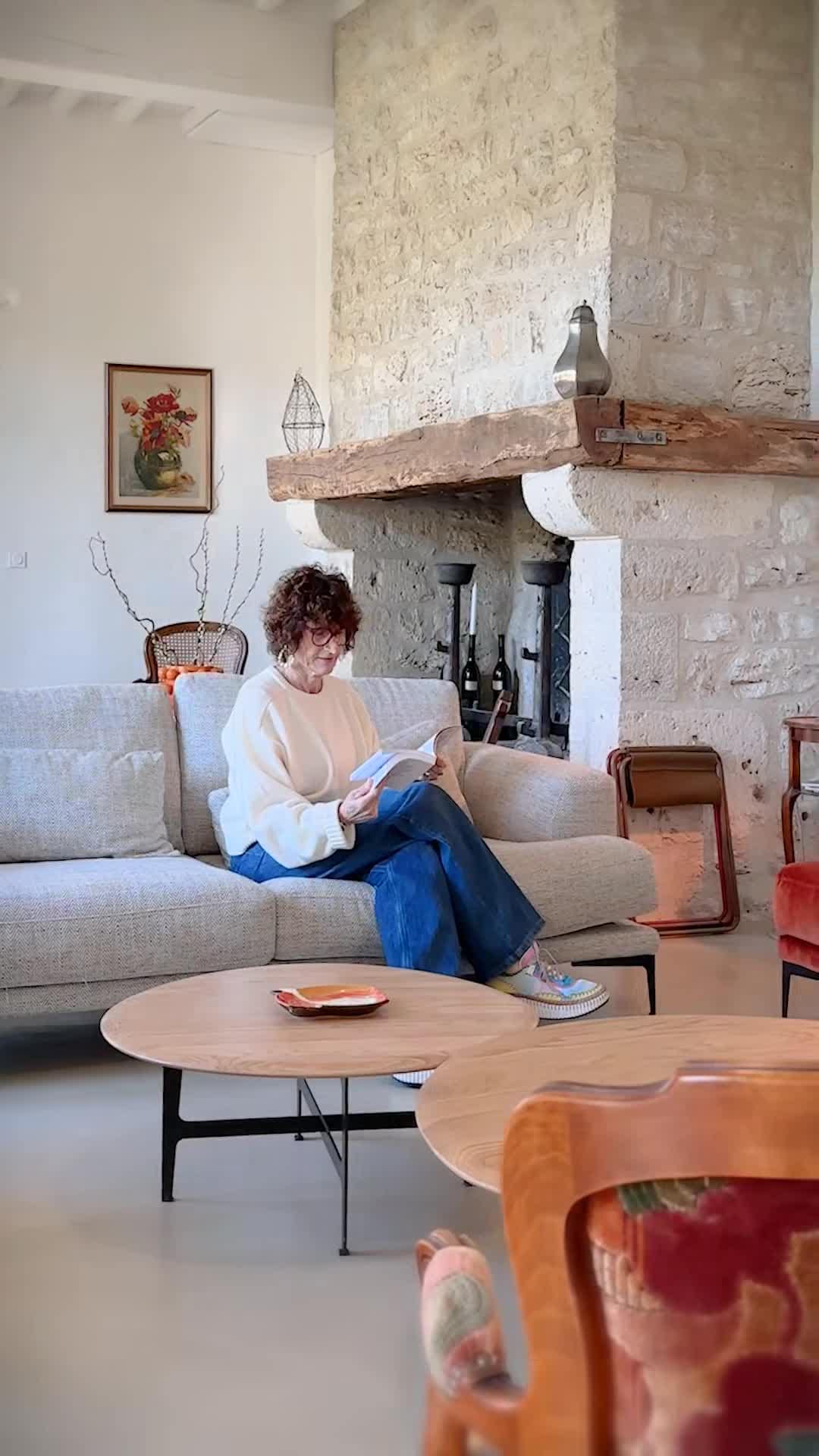 宿泊施設による動画