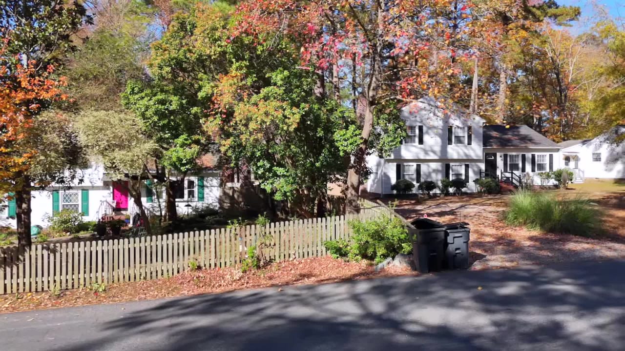 宿泊施設による動画