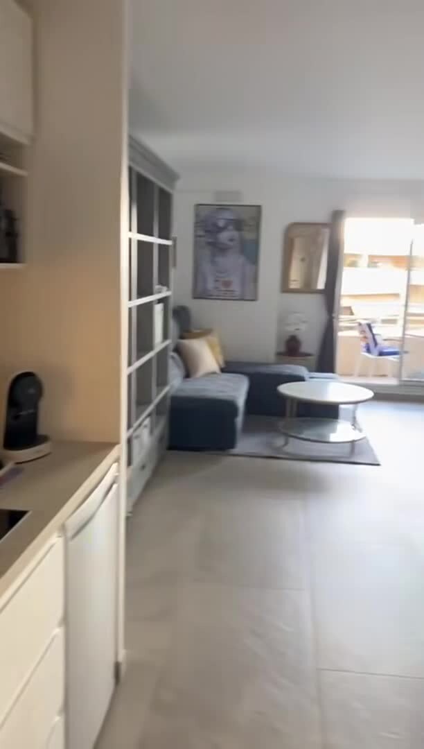 宿泊施設による動画