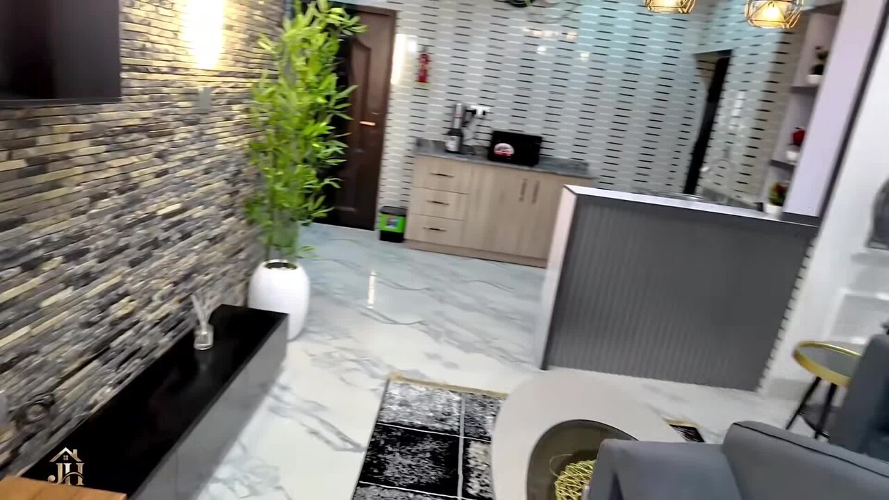 宿泊施設による動画