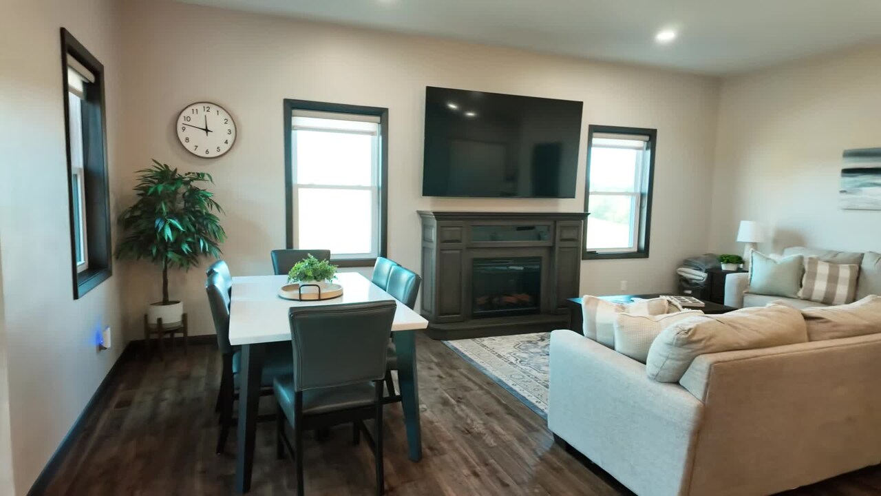 宿泊施設による動画