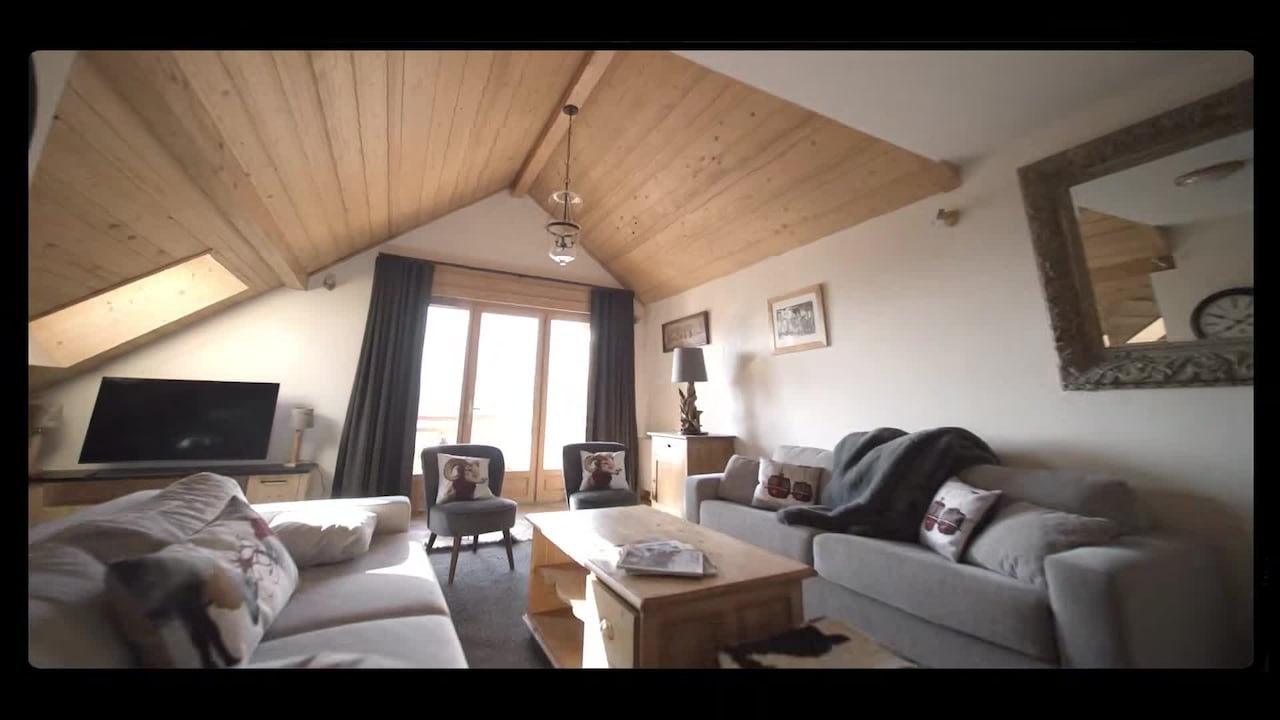 宿泊施設による動画