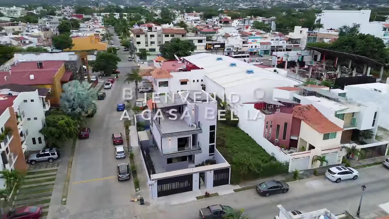 宿泊施設による動画