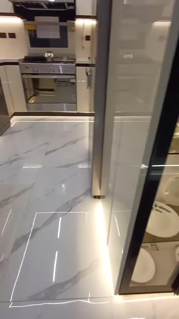 宿泊施設による動画