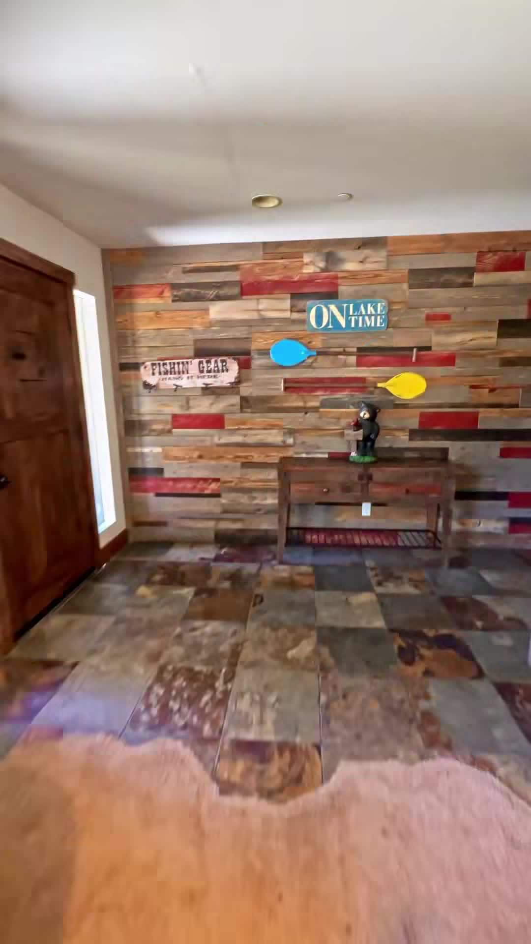 宿泊施設による動画