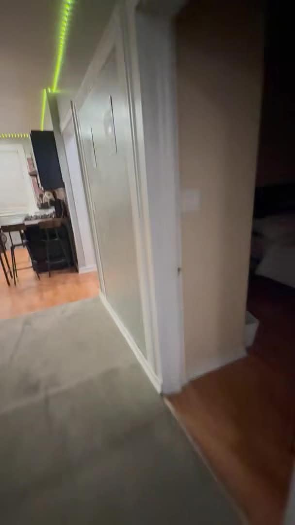 宿泊施設による動画