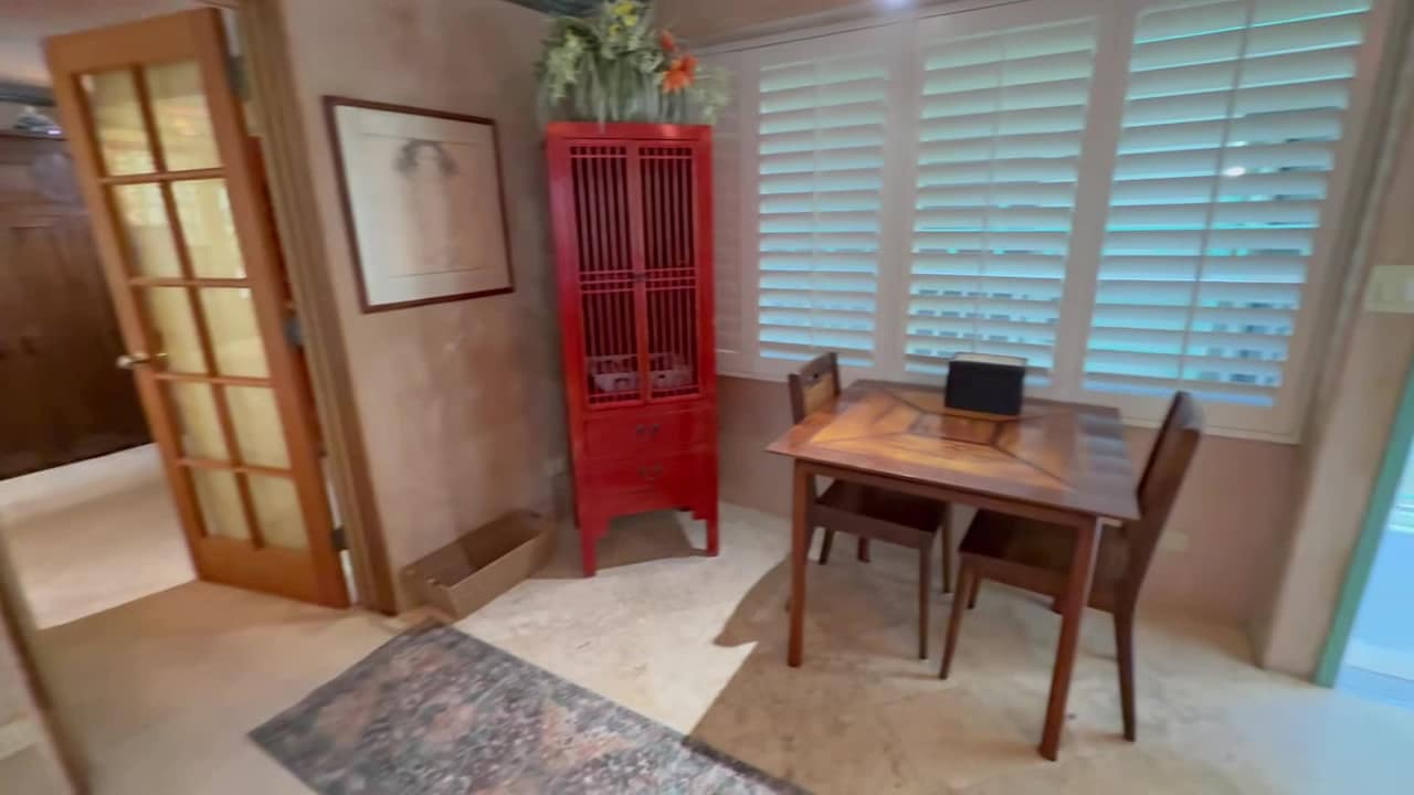 宿泊施設による動画