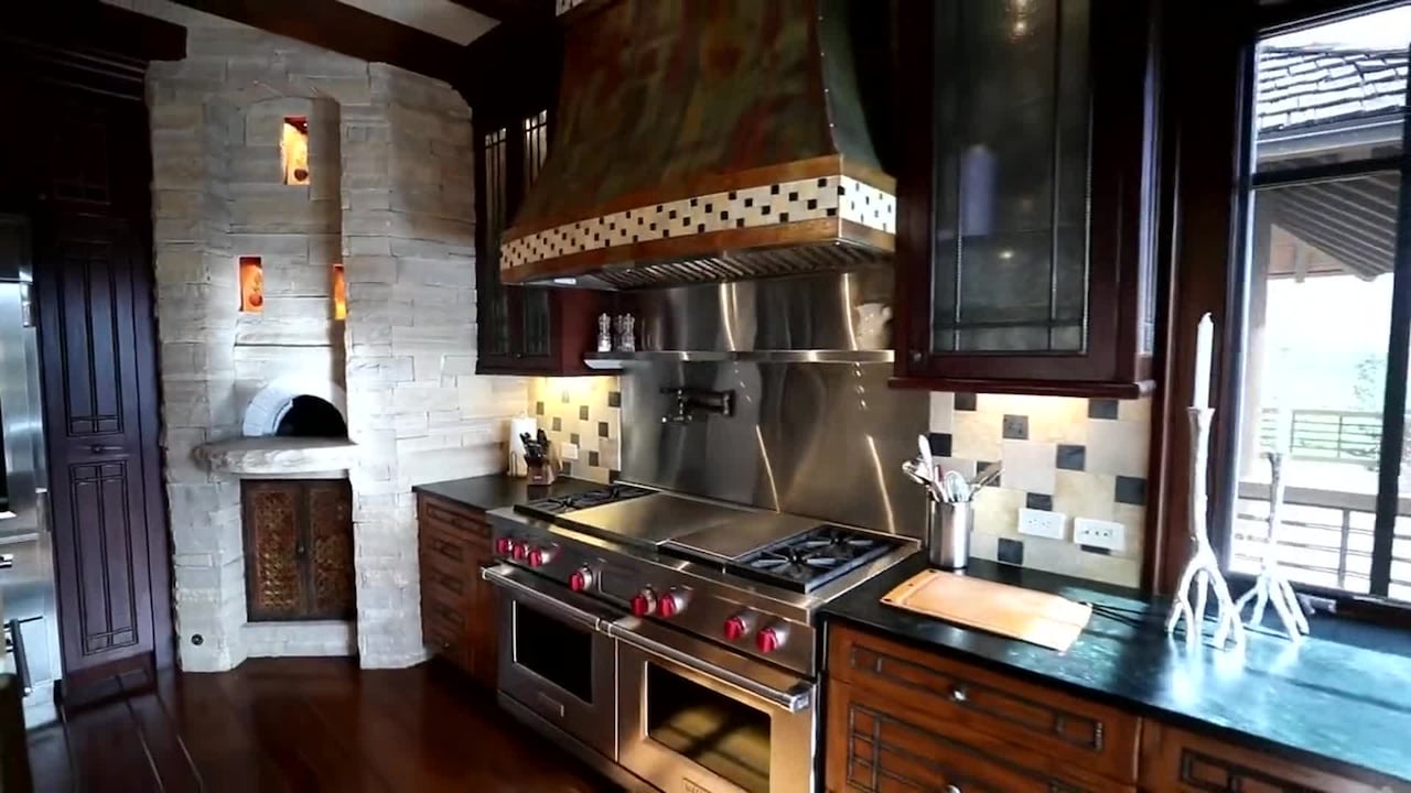 宿泊施設による動画