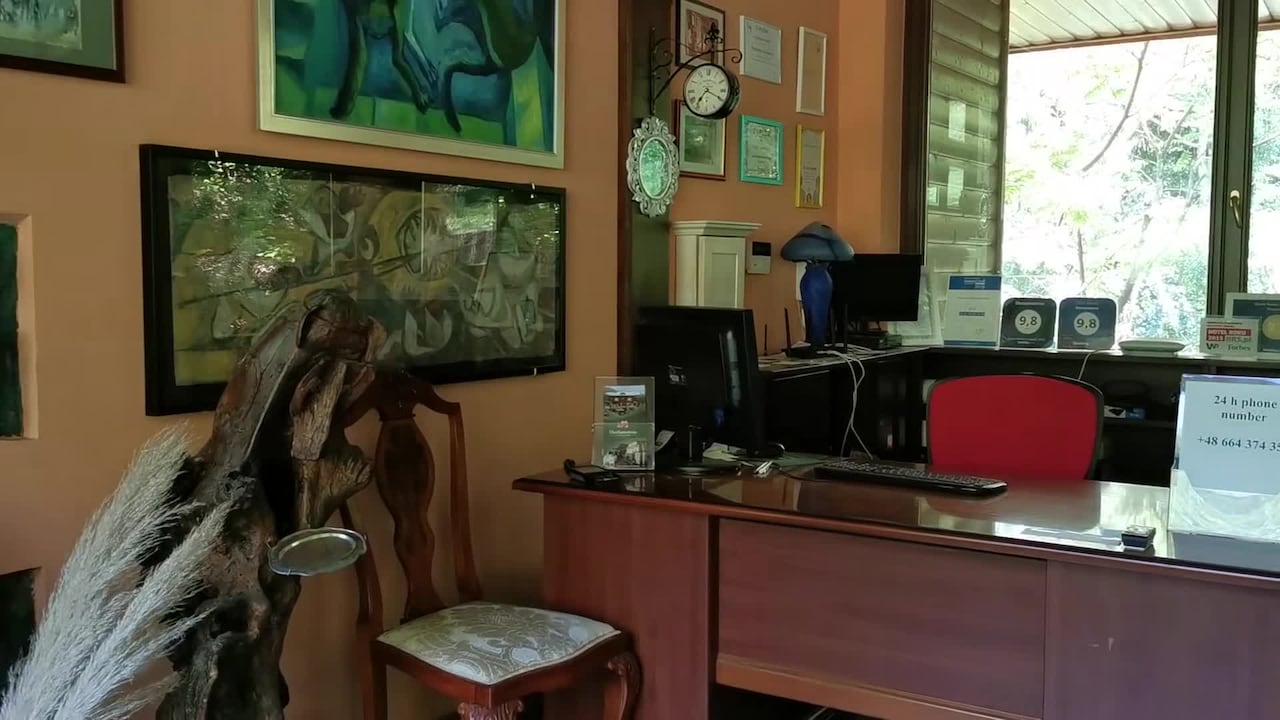 宿泊施設による動画