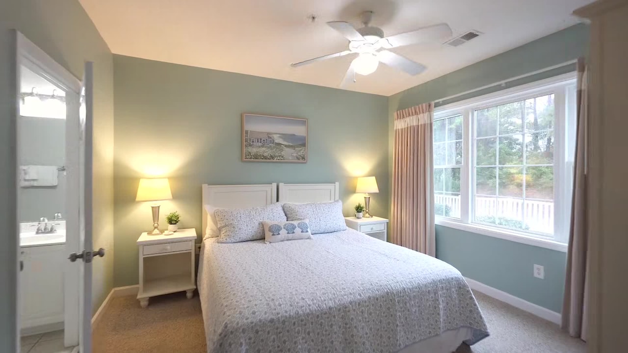 宿泊施設による動画