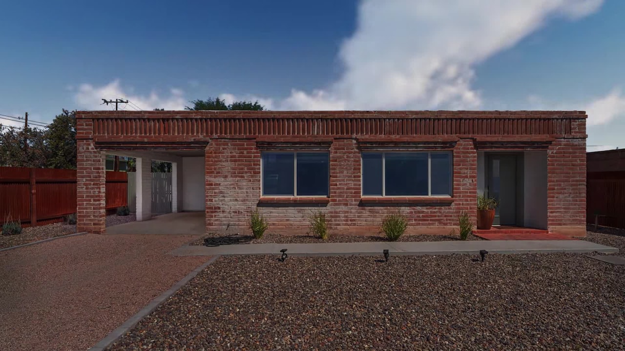 宿泊施設による動画