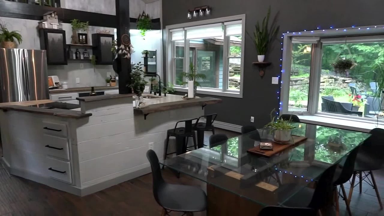 宿泊施設による動画