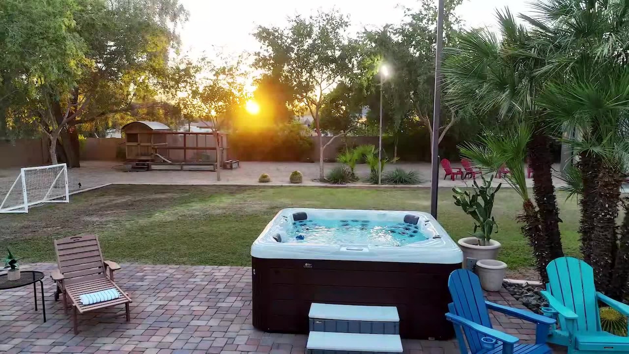 宿泊施設による動画