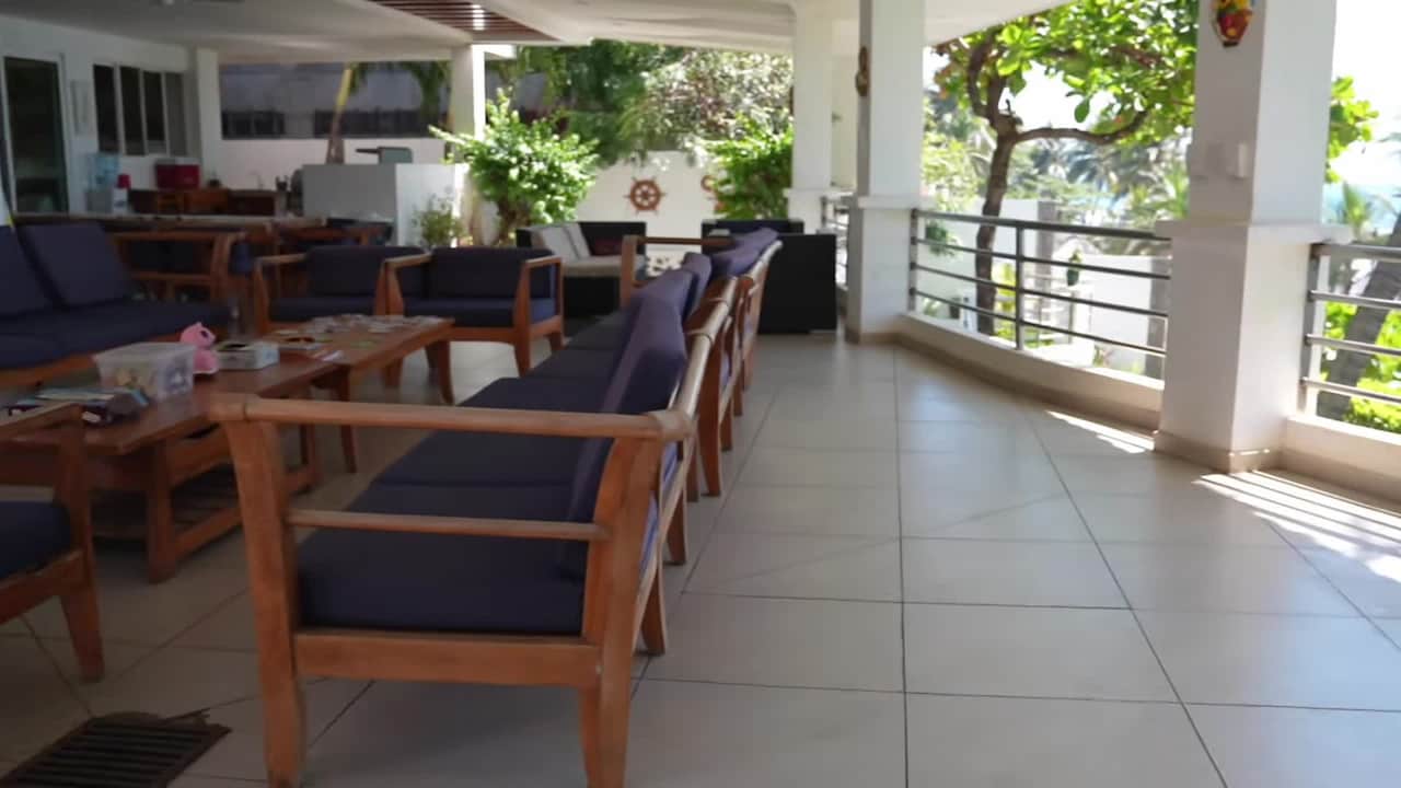 宿泊施設による動画