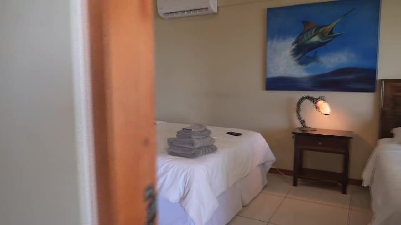 宿泊施設による動画