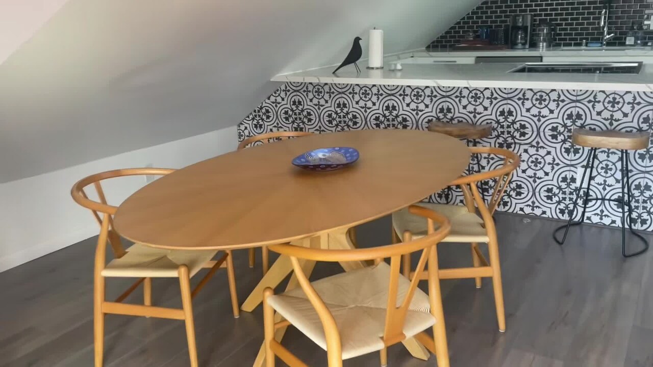 宿泊施設による動画