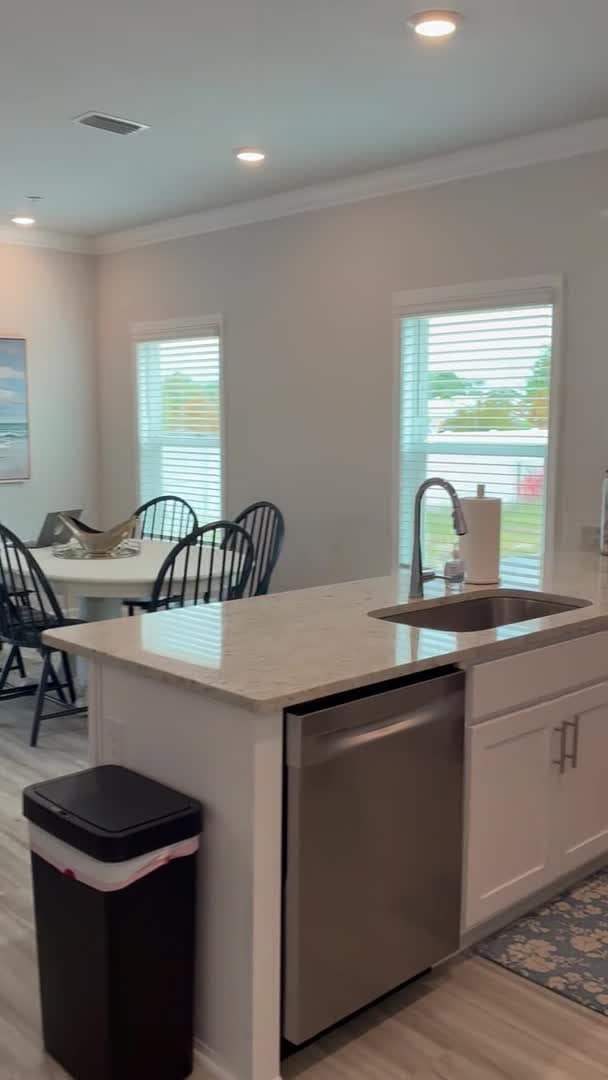 宿泊施設による動画