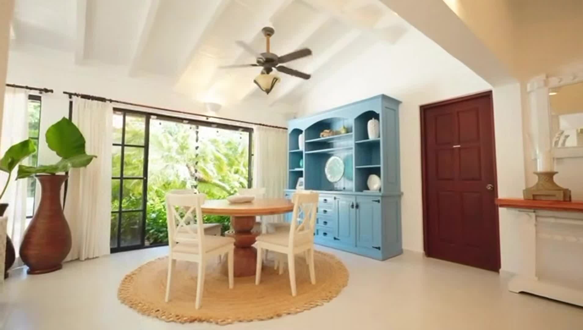 宿泊施設による動画