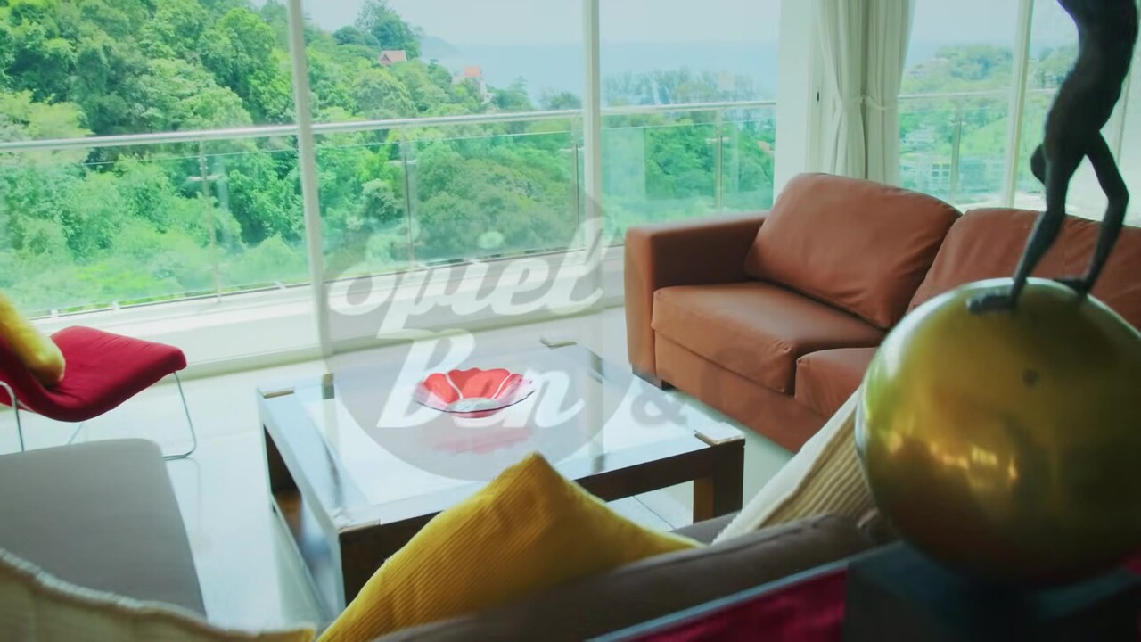 宿泊施設による動画