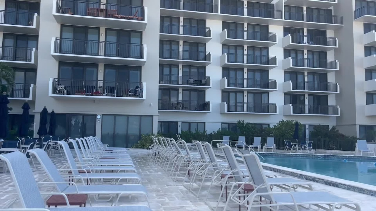 宿泊施設による動画
