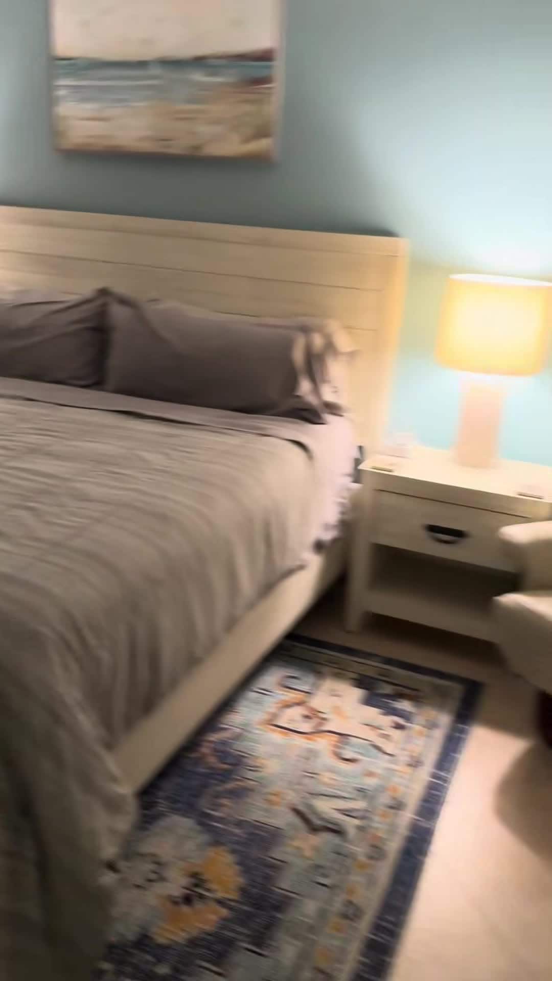 宿泊施設による動画