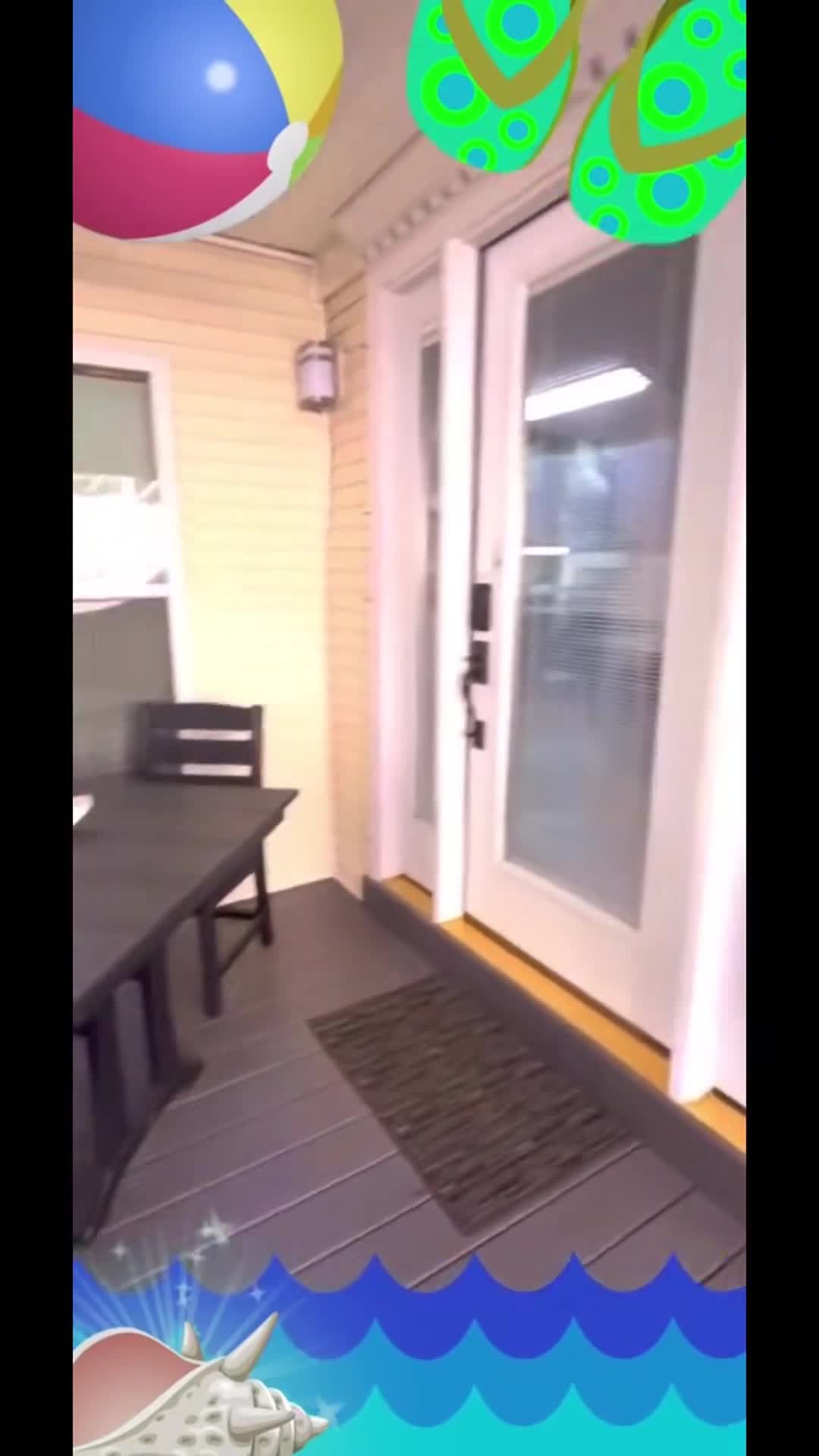 宿泊施設による動画