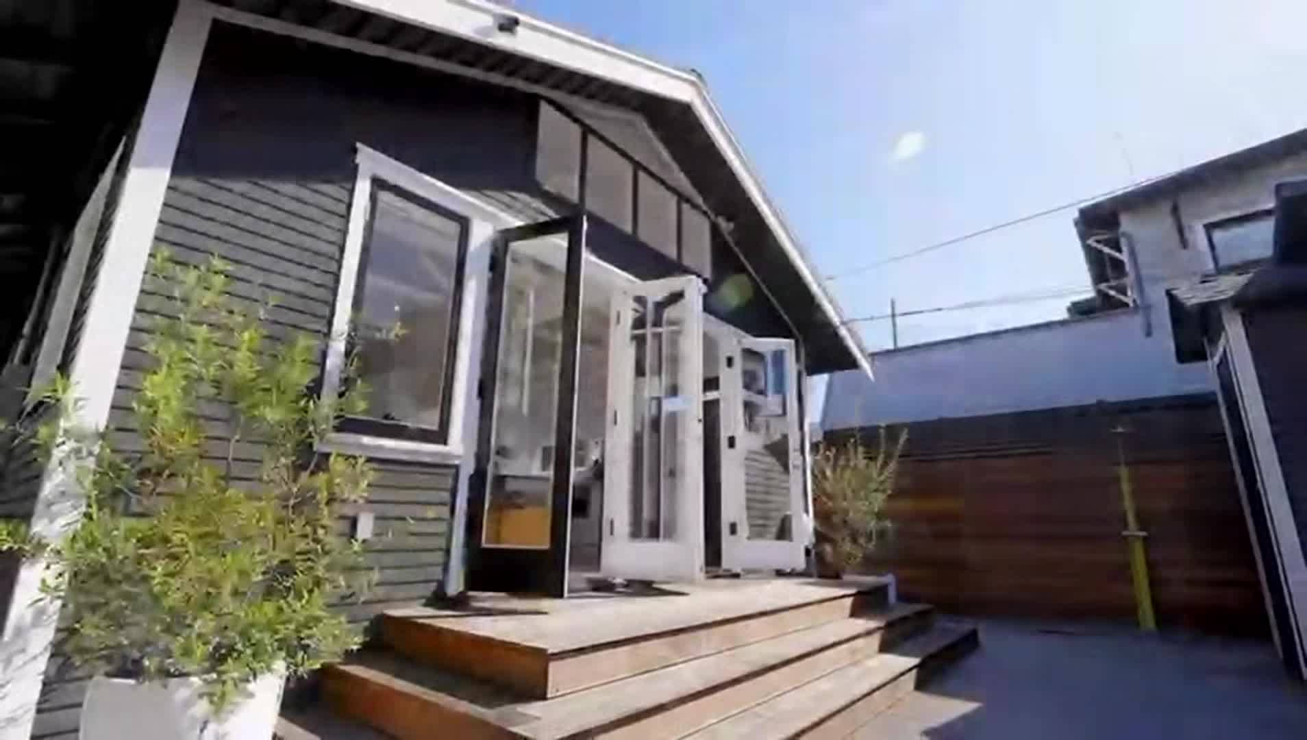 宿泊施設による動画
