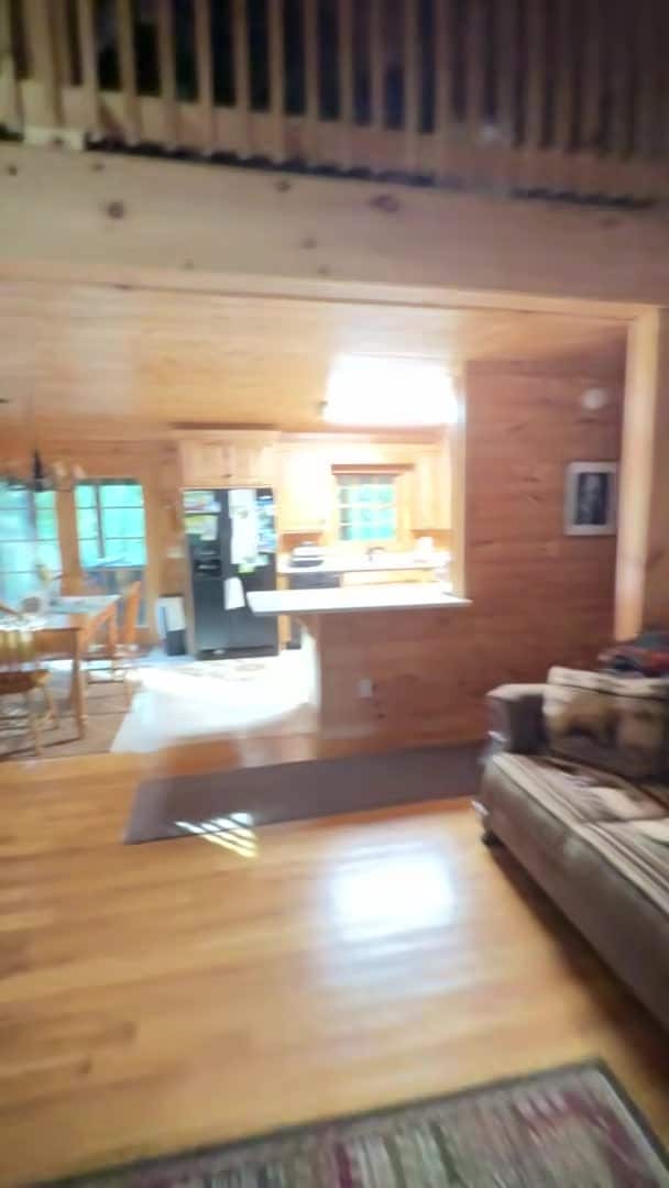 宿泊施設による動画