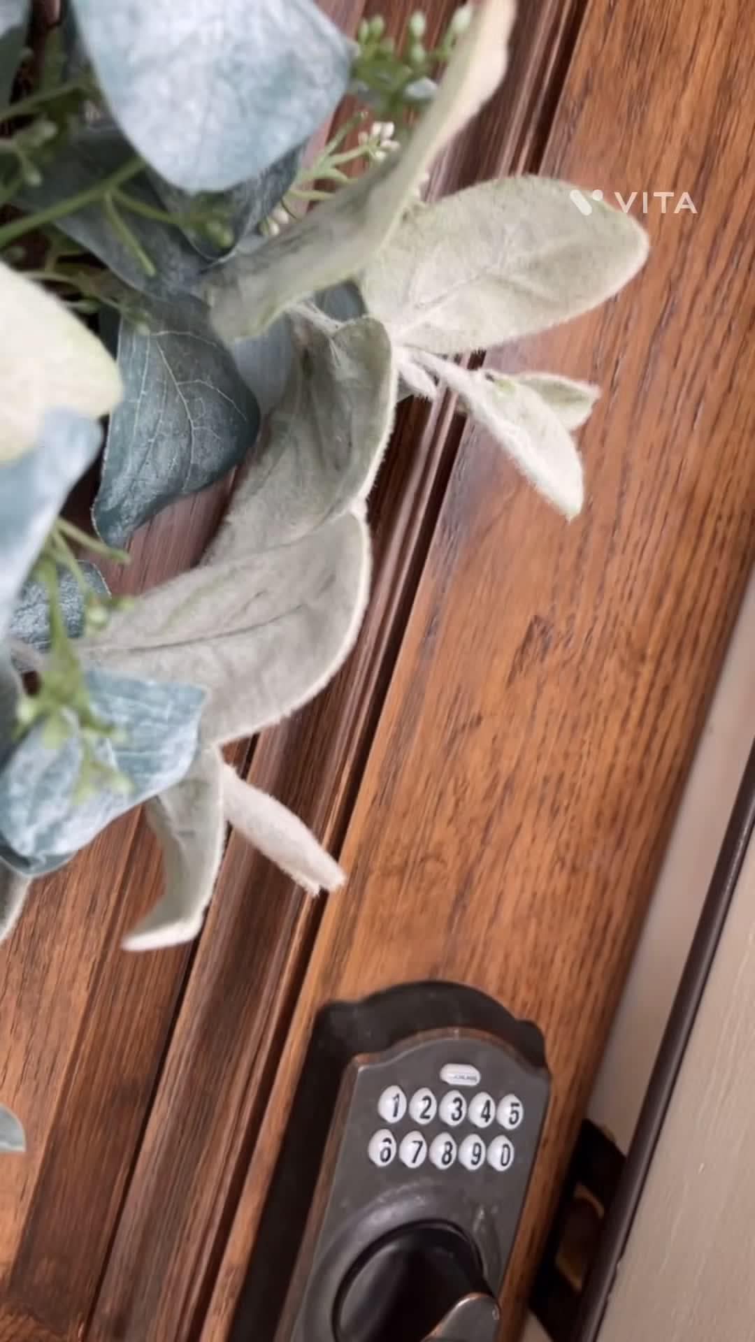 宿泊施設による動画