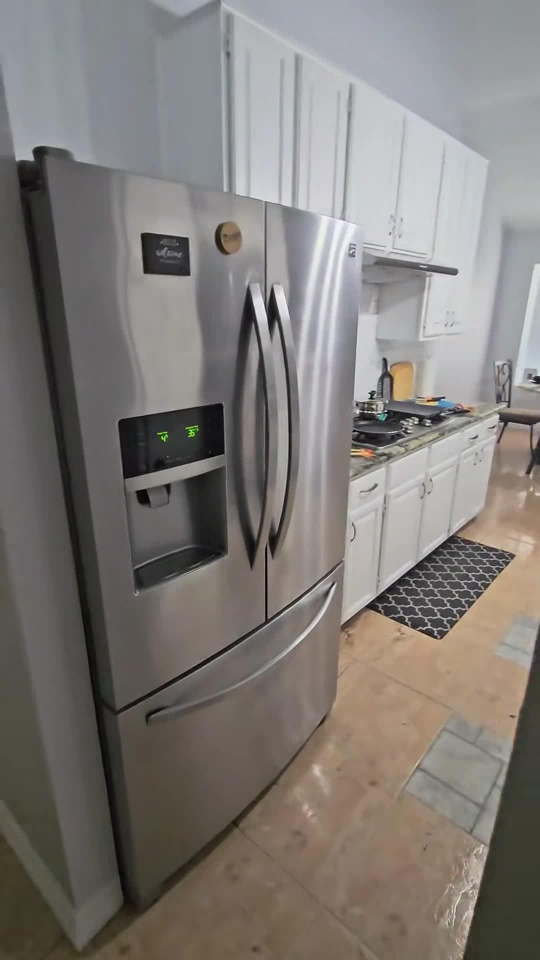 宿泊施設による動画